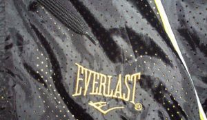 -- everlast bunda na predaj --